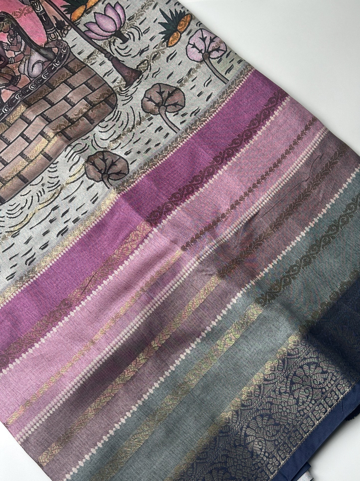 Pink Viscose Multi-Colored Printed Saree border