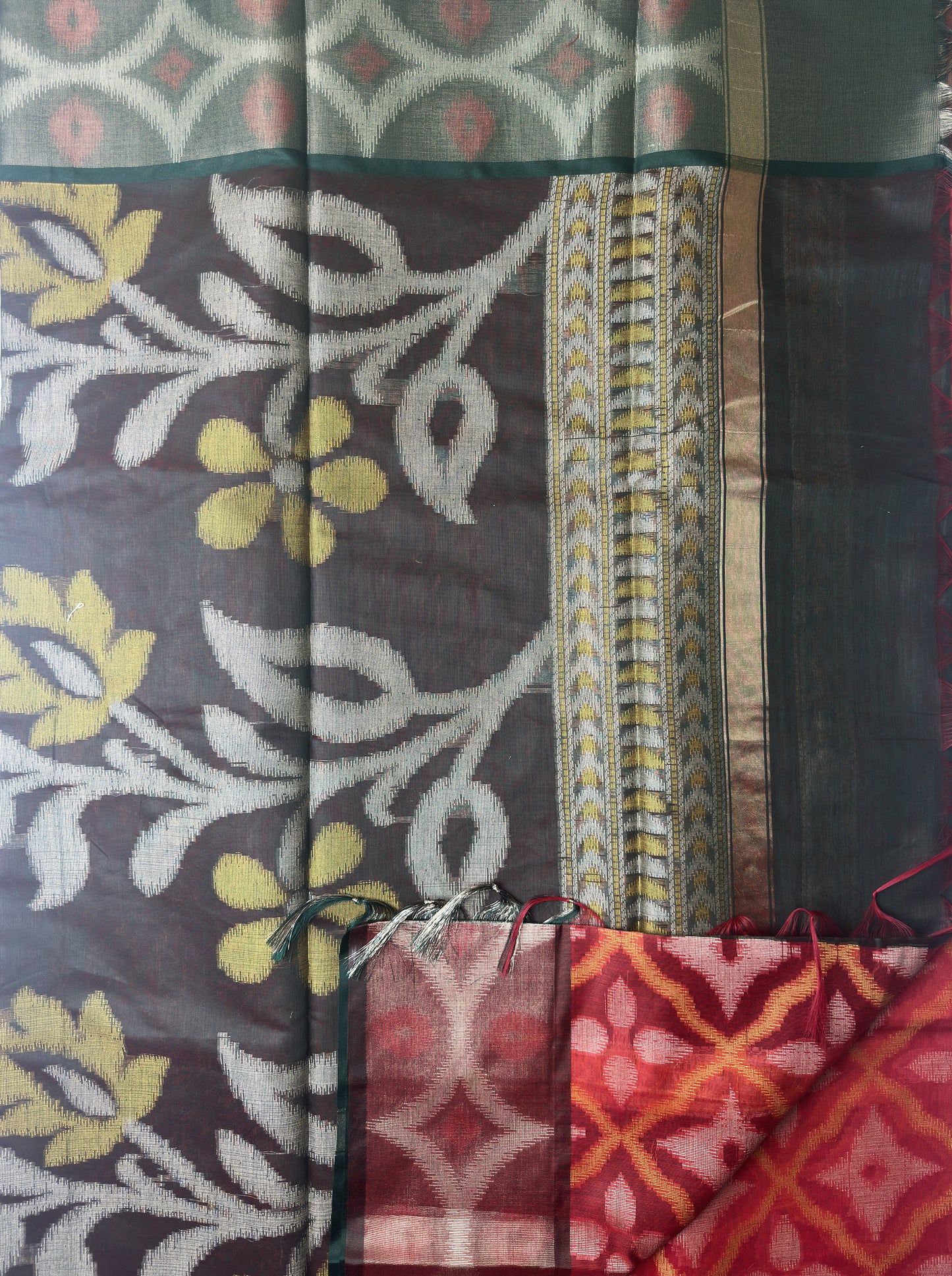 Red Pochampally Linen Saree pallu